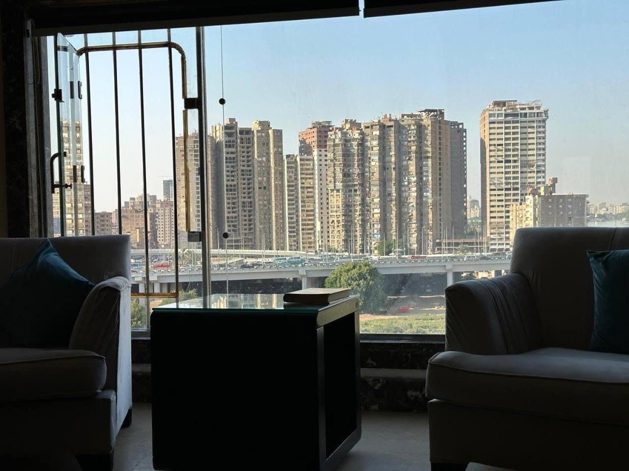 شقه فندقيه علي نهر النيل 704 * Cairo